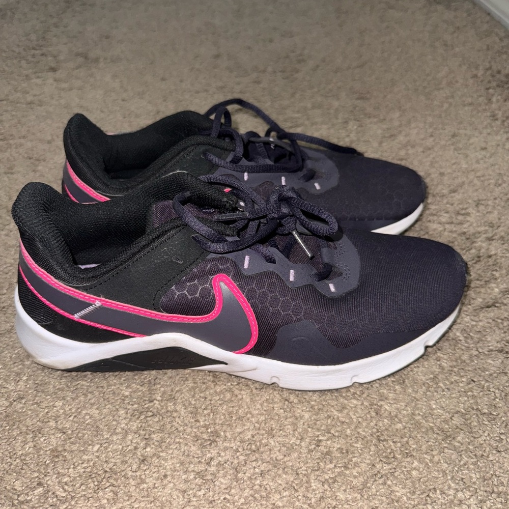 Nike Women's Purple and Pink Athletic Shoes